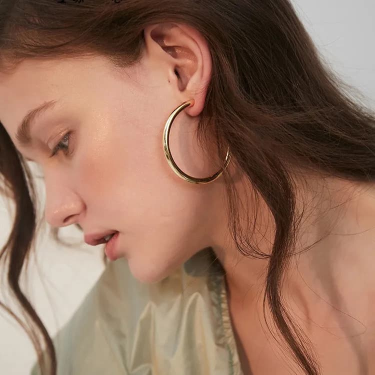✨ IVOJA Gold Chunky Hoop Earrings – große elegante Creolen