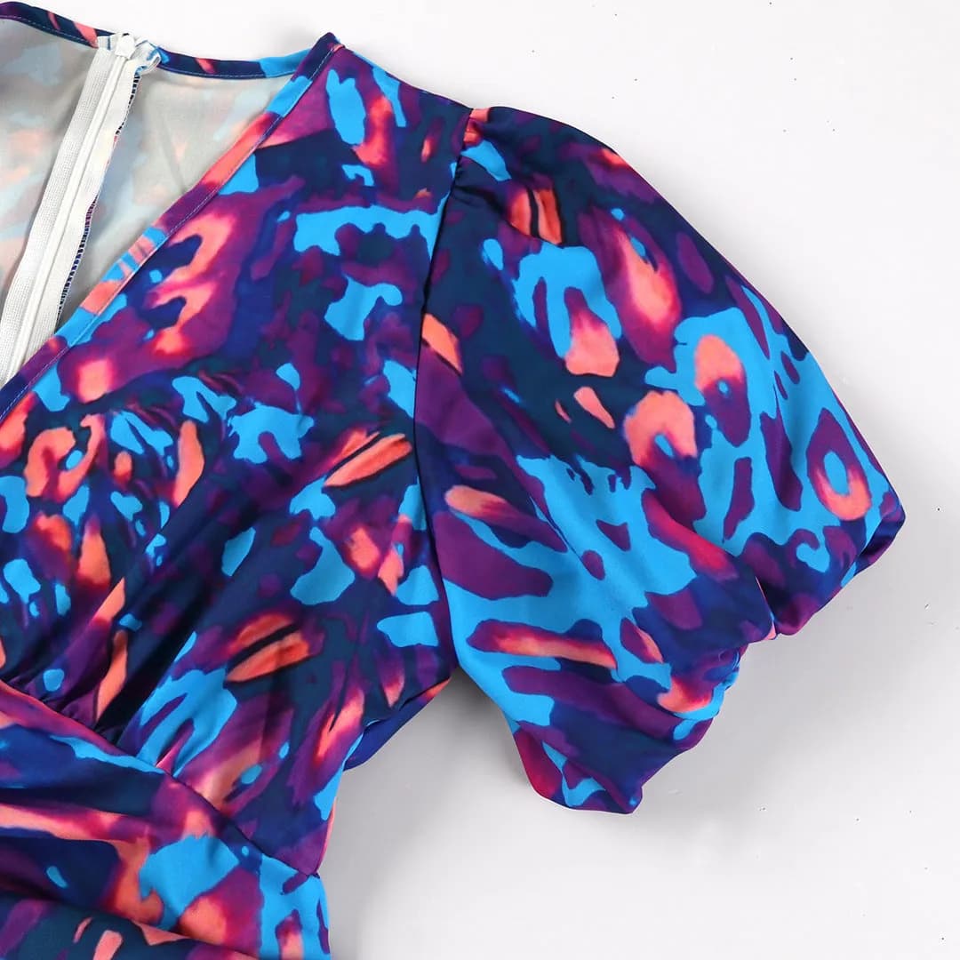 IVOJA Floral Sommerkleid V-Ausschnitt – Figurbetontes Kleid mit Puffärmeln