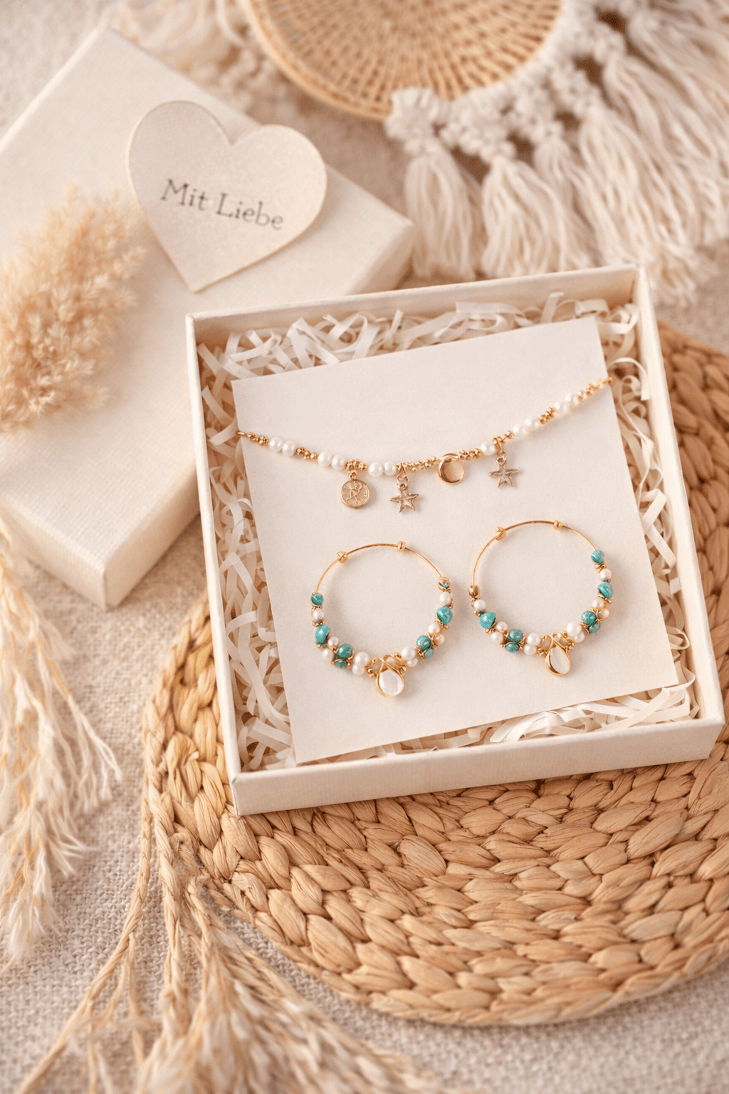 Ausgewählte Geschenkideen von IVOJA – liebevolle Details, Schmuck und kleine Rituale mit Bedeutung