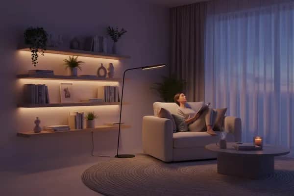 Stimmungslicht im Wohnzimmer mit warmer indirekter Beleuchtung für gemütliche Atmosphäre